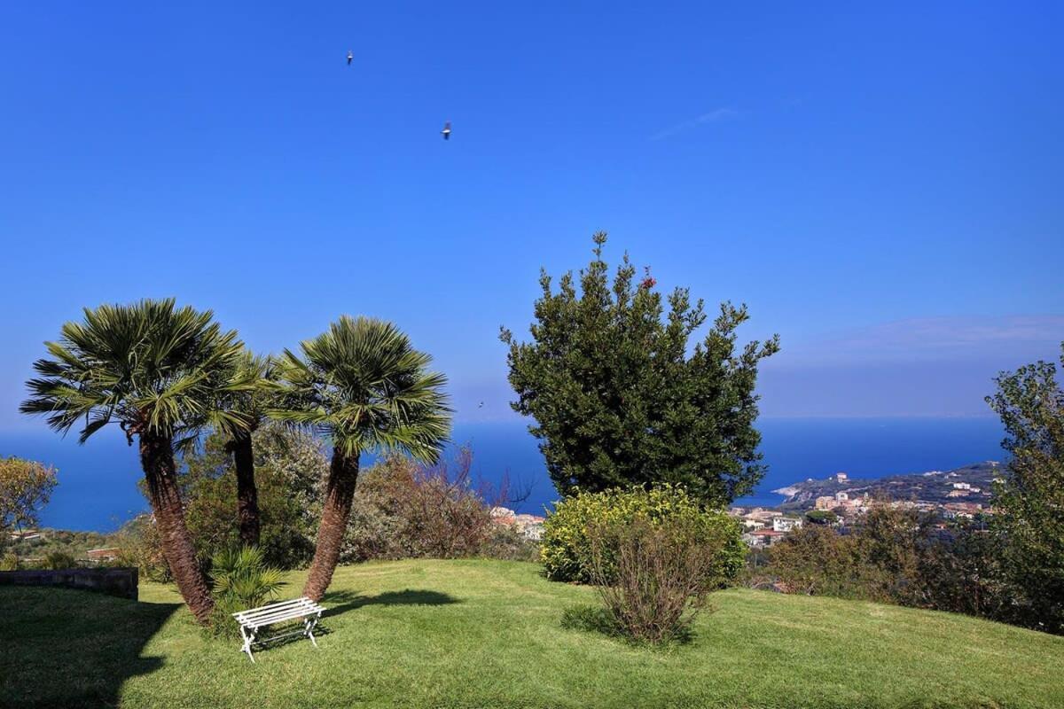 Fondo Turiello Villa Gardens Pool And Guest Services Масса-Лубренсе Экстерьер фото