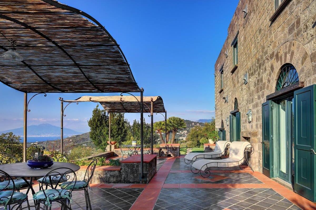 Fondo Turiello Villa Gardens Pool And Guest Services Масса-Лубренсе Экстерьер фото